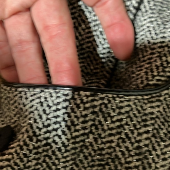 Swing jacket with faux leather piping and large button detail. Size 2 - Picture 4 of 11